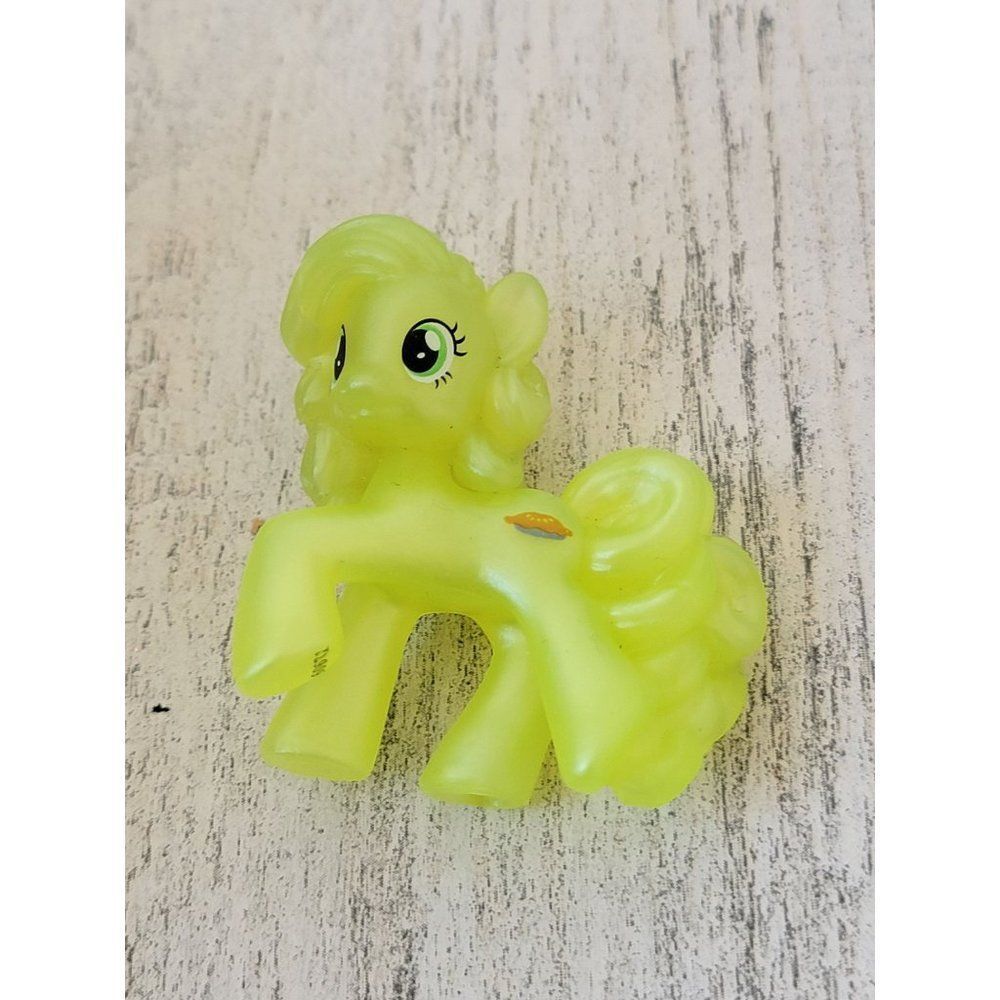 My Little‎ pony yellow pie cutie mark 2010 toy figure